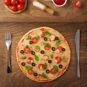 margarita-pizza-and-food-ingredients-QPFGL28.jpg